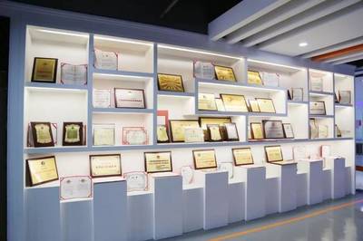 藍奧股份喜迎南陽市副市長黃鈁蒞臨參觀指導(dǎo)，共話網(wǎng)絡(luò)文化經(jīng)營發(fā)展